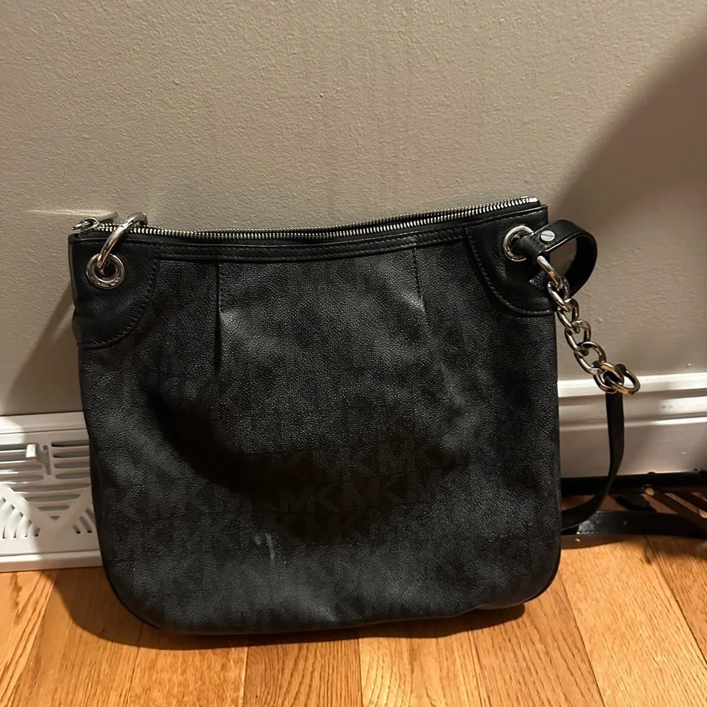 Michael Kors Elegant Black Shoulder Bag